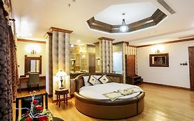 Seventeen Saloon Hotel